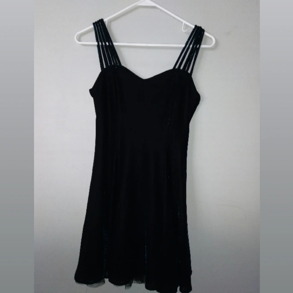 Dress - Picture 1 of 3